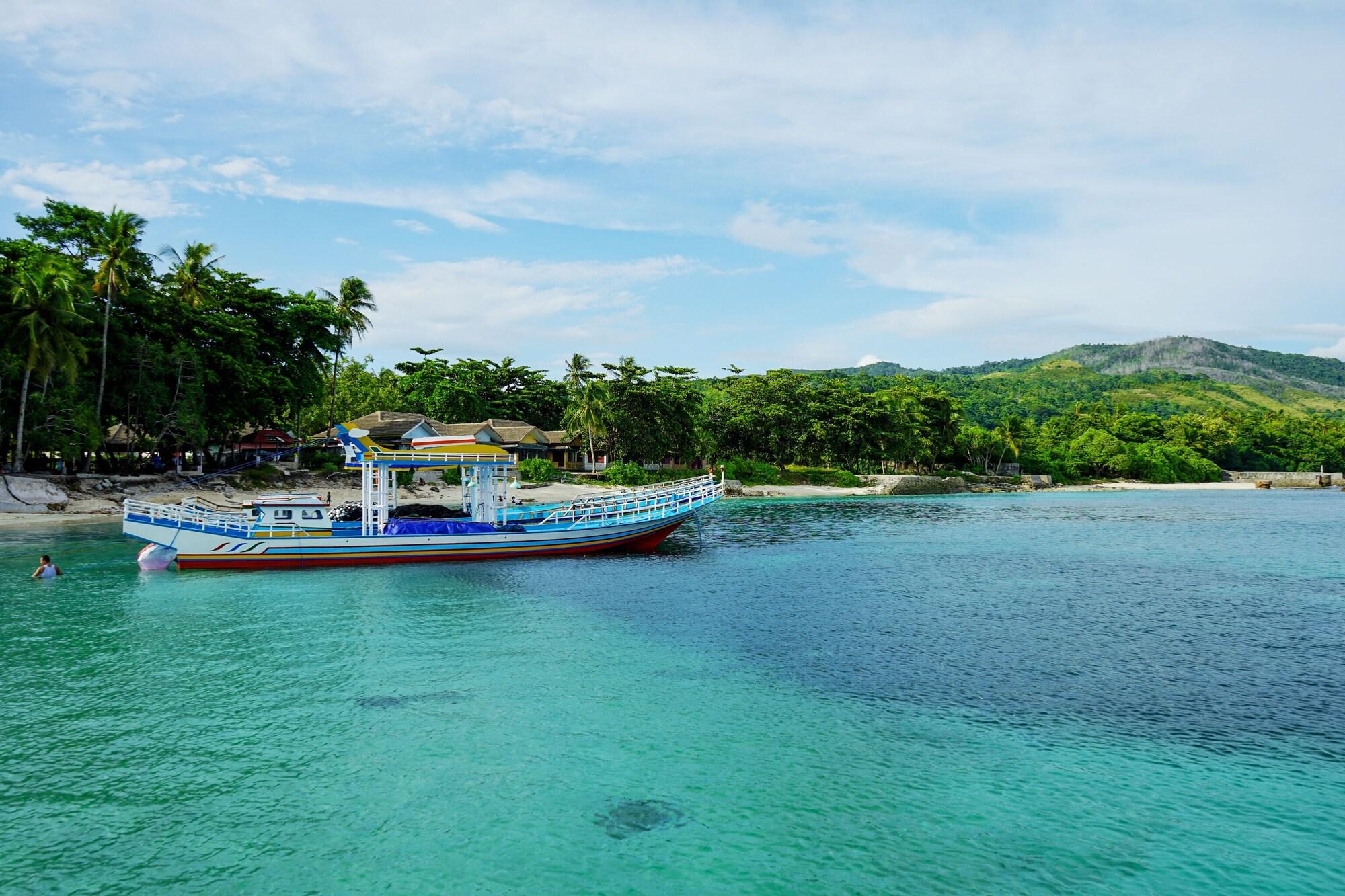 Hotel Santika Premiere Ambon Esterno foto