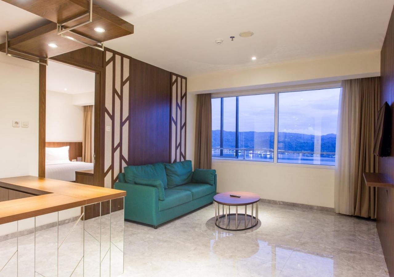 Hotel Santika Premiere Ambon Esterno foto