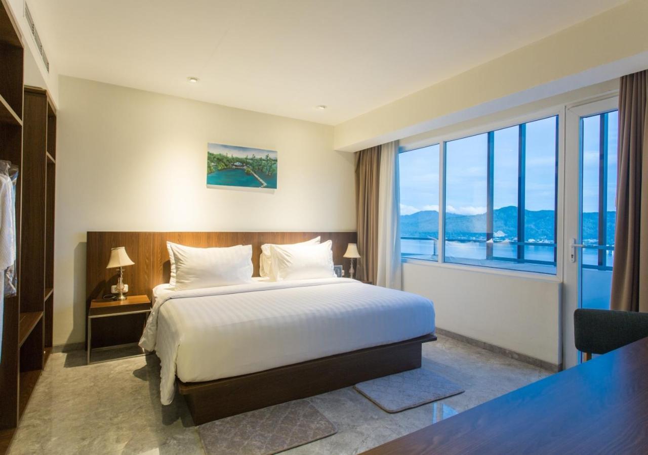Hotel Santika Premiere Ambon Esterno foto