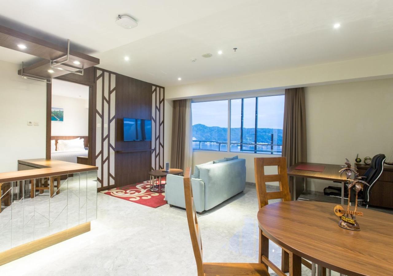 Hotel Santika Premiere Ambon Esterno foto