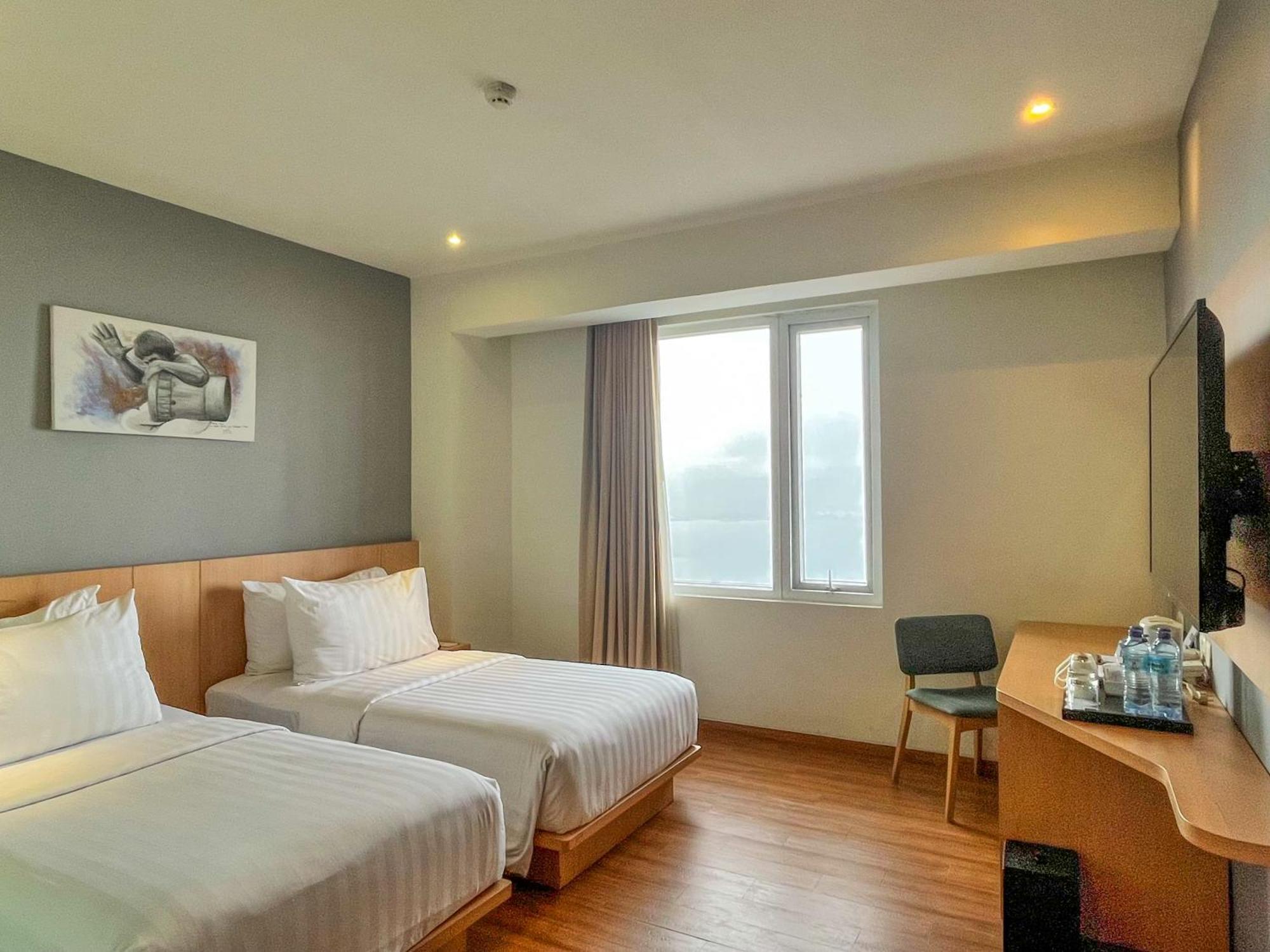 Hotel Santika Premiere Ambon Esterno foto